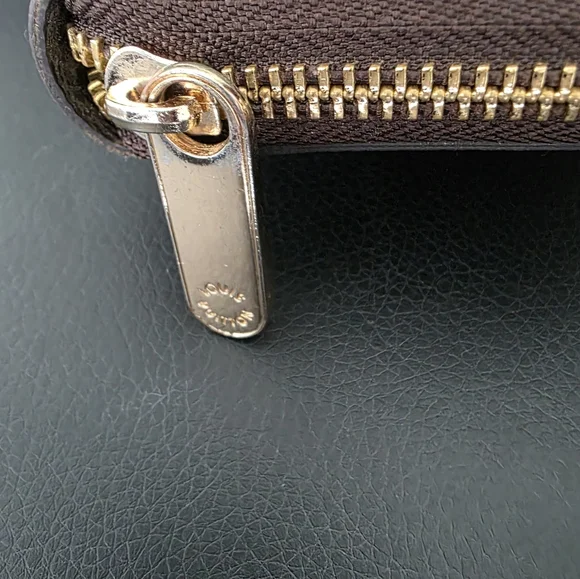 Authentic Louis Vuitton Zippy Monogram Wallet - Picture 5 of 8